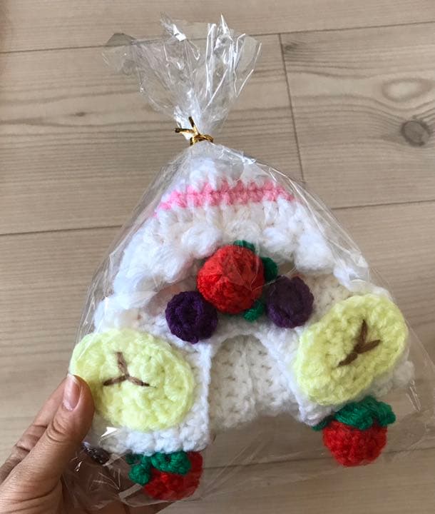 ボックスティッシュカバー　ティッシュケース　ケーキ　手編み