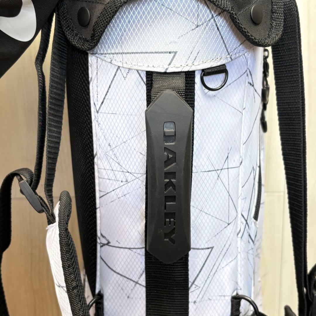 【ゴルフ】オークリー スタンド式ゴルフキャディバッグ　軽量　OAKLEY