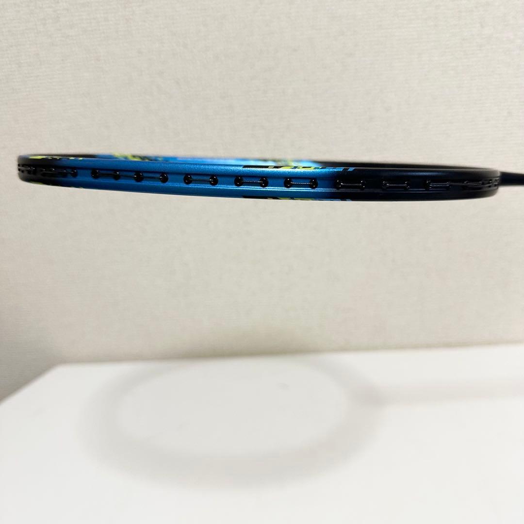 【極美品】 Nanoflare 700 バドミントンラケット　ナノフレア700