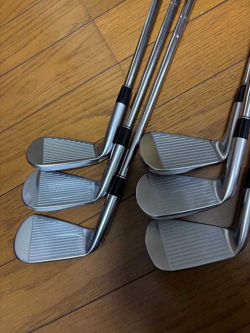 美品　スリクソン　ZXi7 5-PW 6本MODUS3 TOUR105S