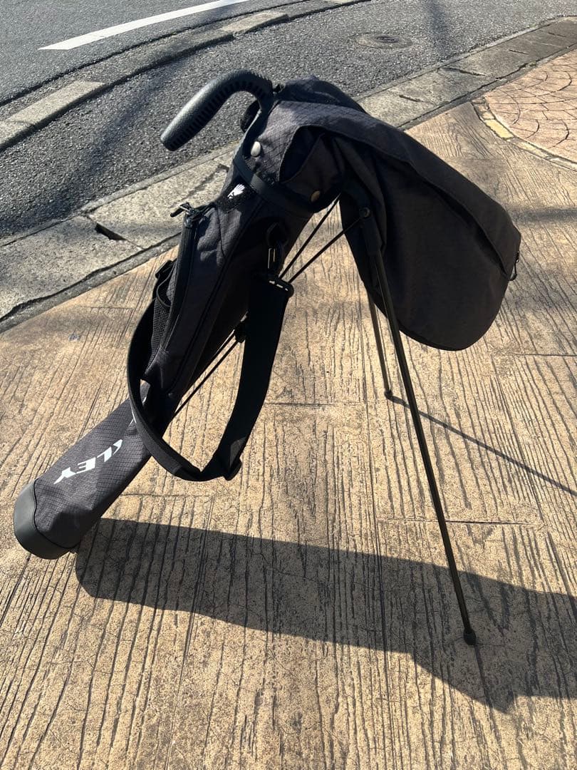 オークリー美品　キャディバッグ・セルフスタンド・他小物類のセット