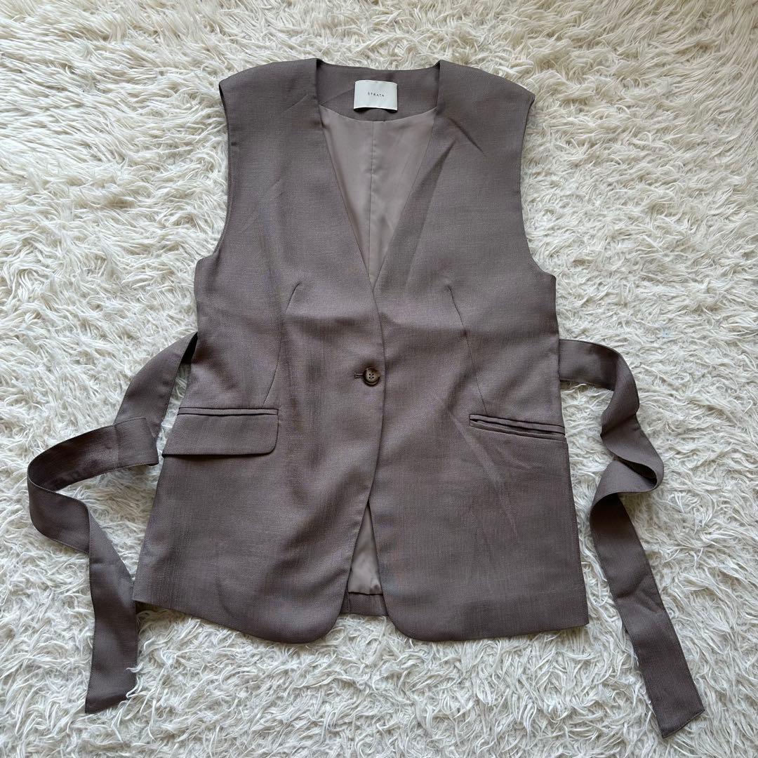 美品✨STRATA エストラータ　ノーカラージレ　ベルト付き　小さいサイズ　小柄