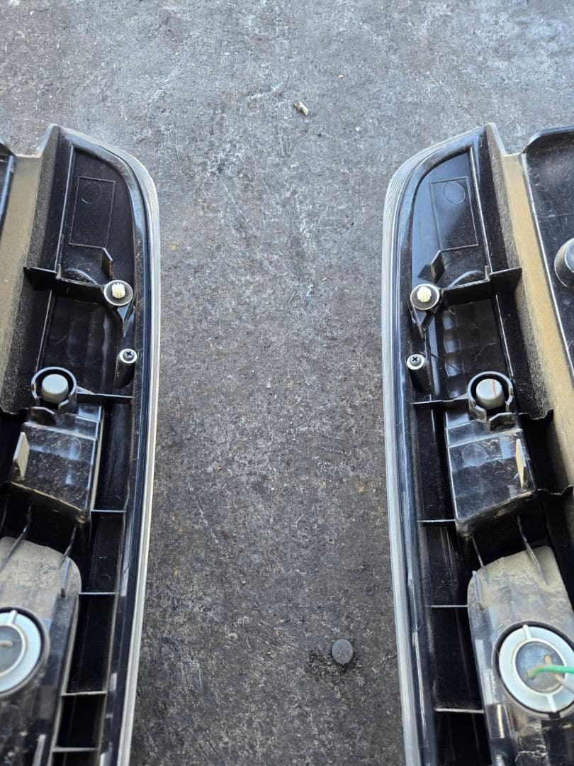 B21W 　日産　デイズ テールランプ