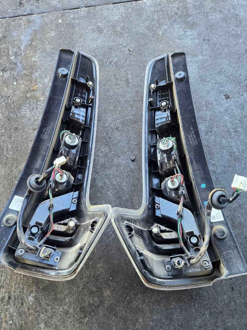 B21W 　日産　デイズ テールランプ