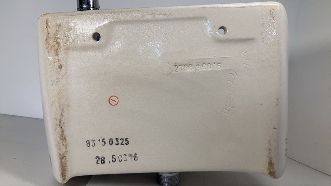 TOTO 壁掛洗面器　L90DR #SC1 パステルアイボリー　中古　傷あり