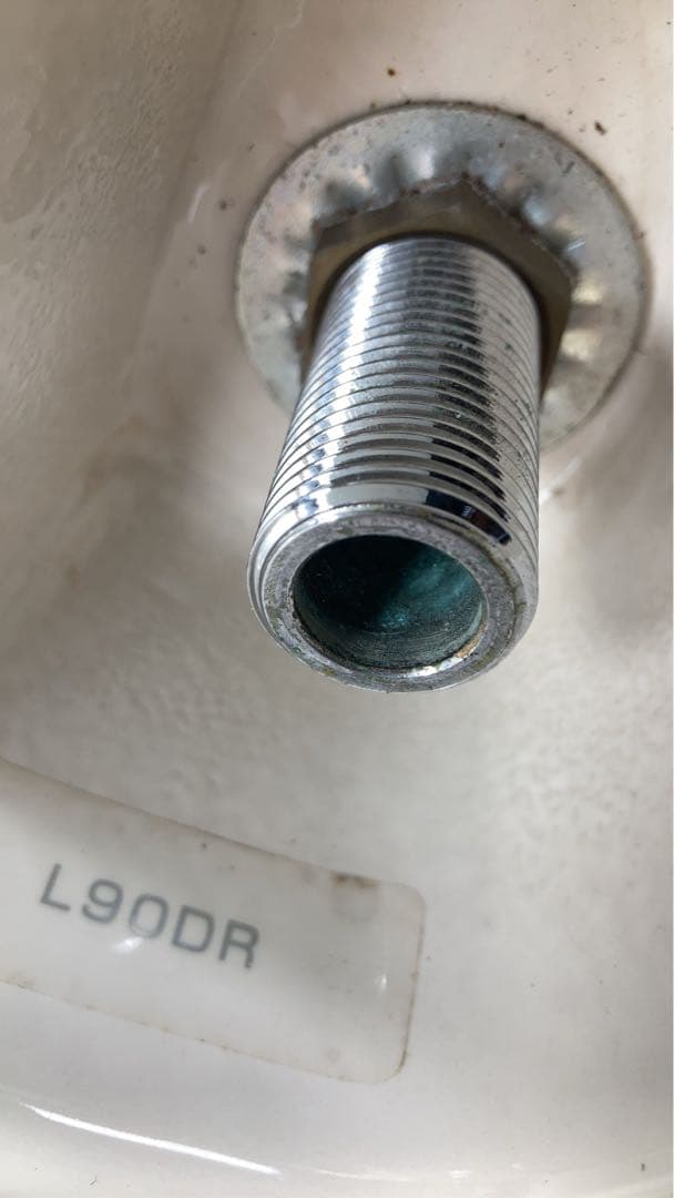 TOTO 壁掛洗面器　L90DR #SC1 パステルアイボリー　中古　傷あり