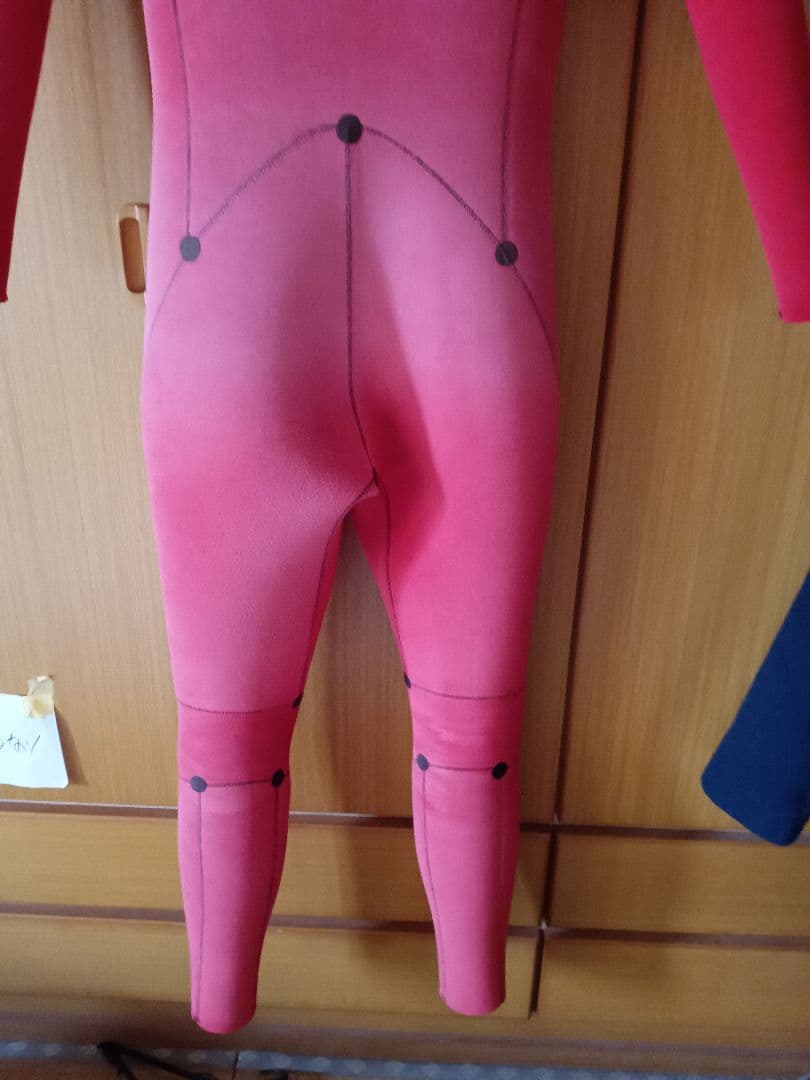 used 5/3ミリ　セミドライ　メンズML　チェストフラップジップ