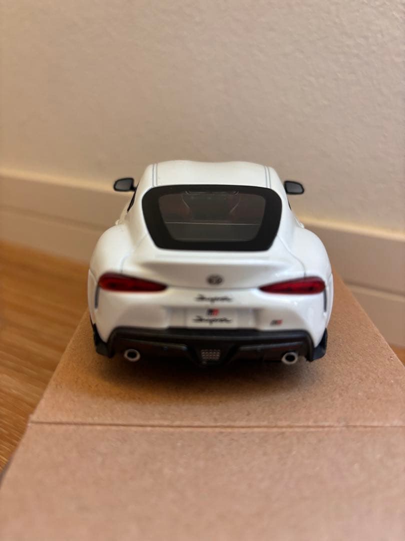 GR Supra ミニカー　新品未使用D01 ホワイトメタリック　1/30色見本