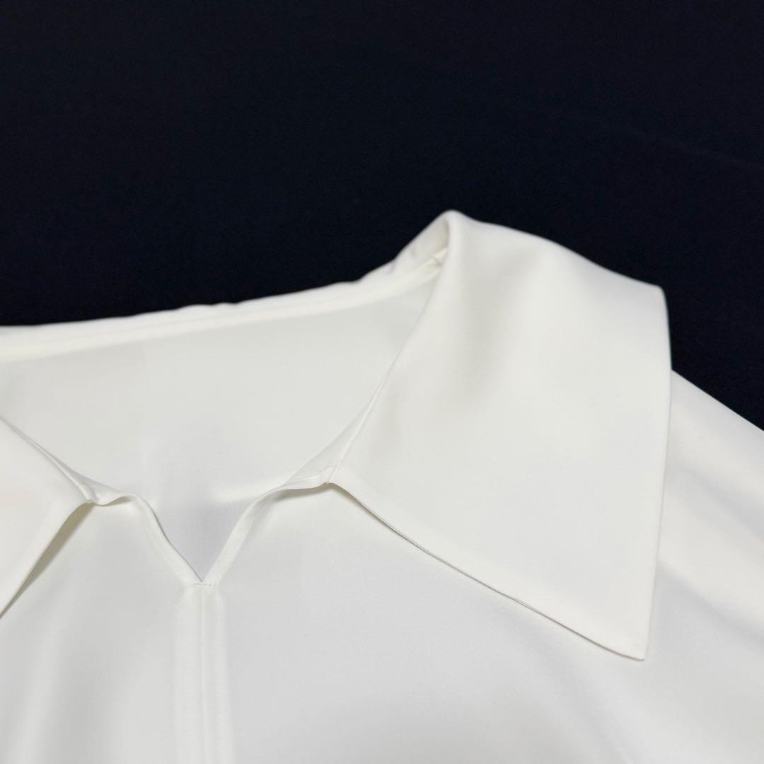 美品　NOBLE ノーブル　スムージーサテンビッグカラーブラウス　ホワイト