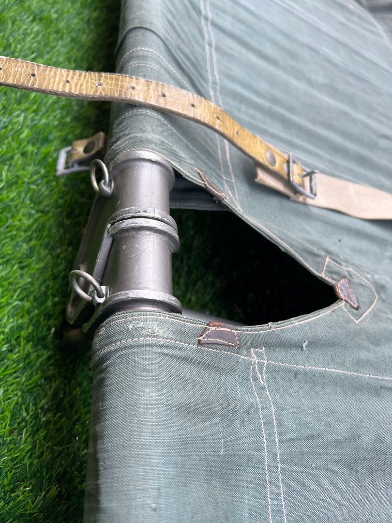 フランス軍？　担架　キャンプ用コット　サバゲー小道具などに　折り畳み簡易ベッド