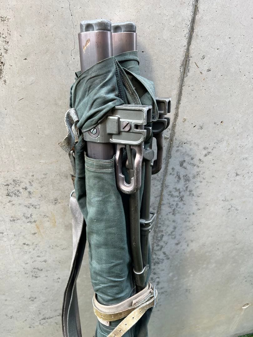 フランス軍？　担架　キャンプ用コット　サバゲー小道具などに　折り畳み簡易ベッド