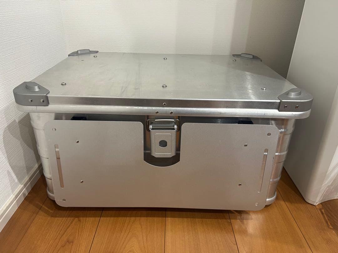 ワ*ー様 CAMVIL(ケムビル) アルミコンテナ カスタム 60Ｌ シルバー