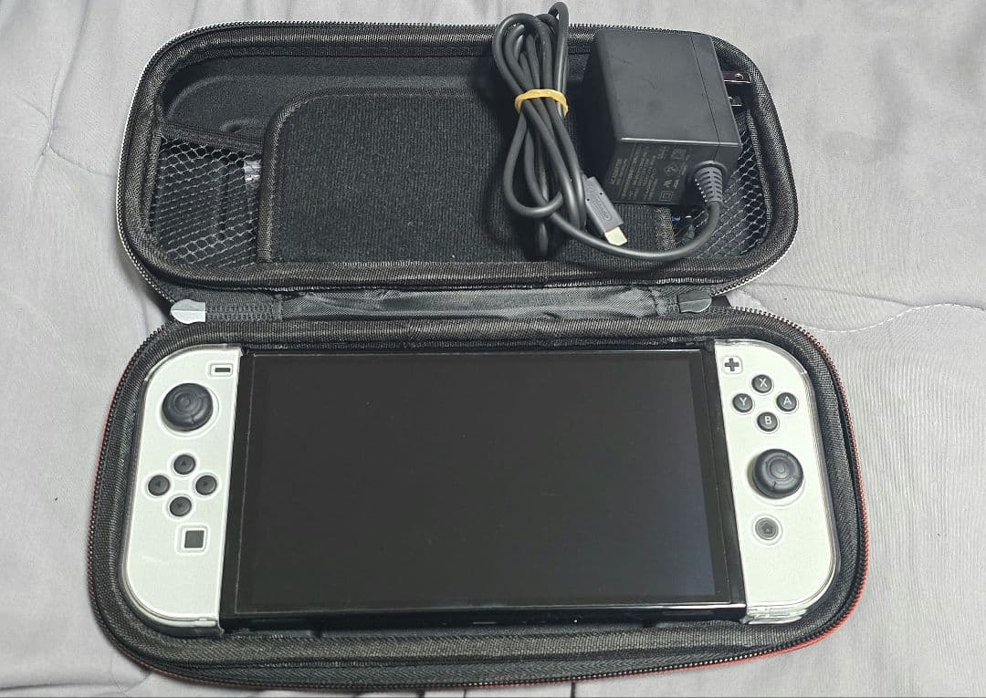 Nintendo Switch　有機EL 本体 ホワイト/ブラック