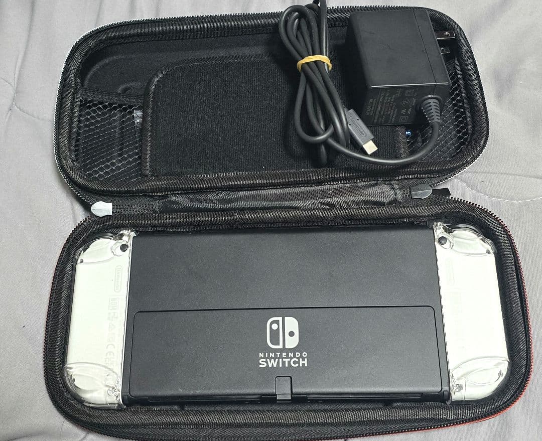 Nintendo Switch　有機EL 本体 ホワイト/ブラック