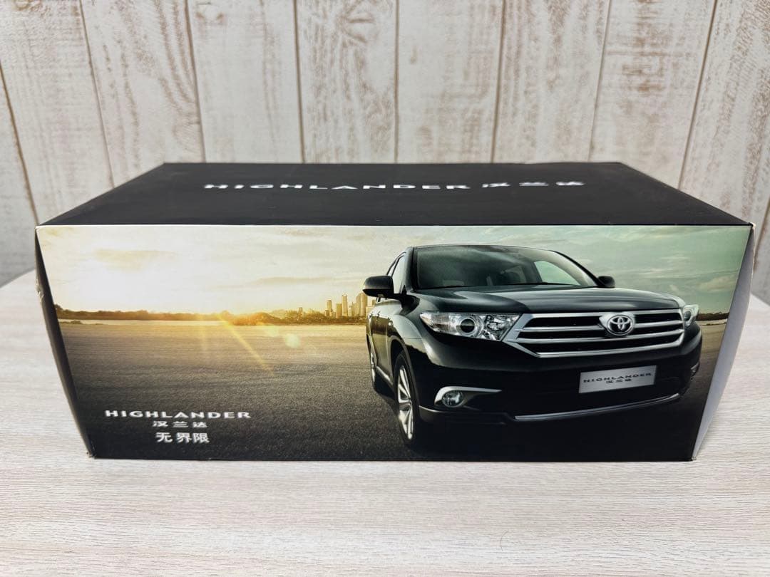 非売品　レア　トヨタ ハイランダー　1/18 ミニカー