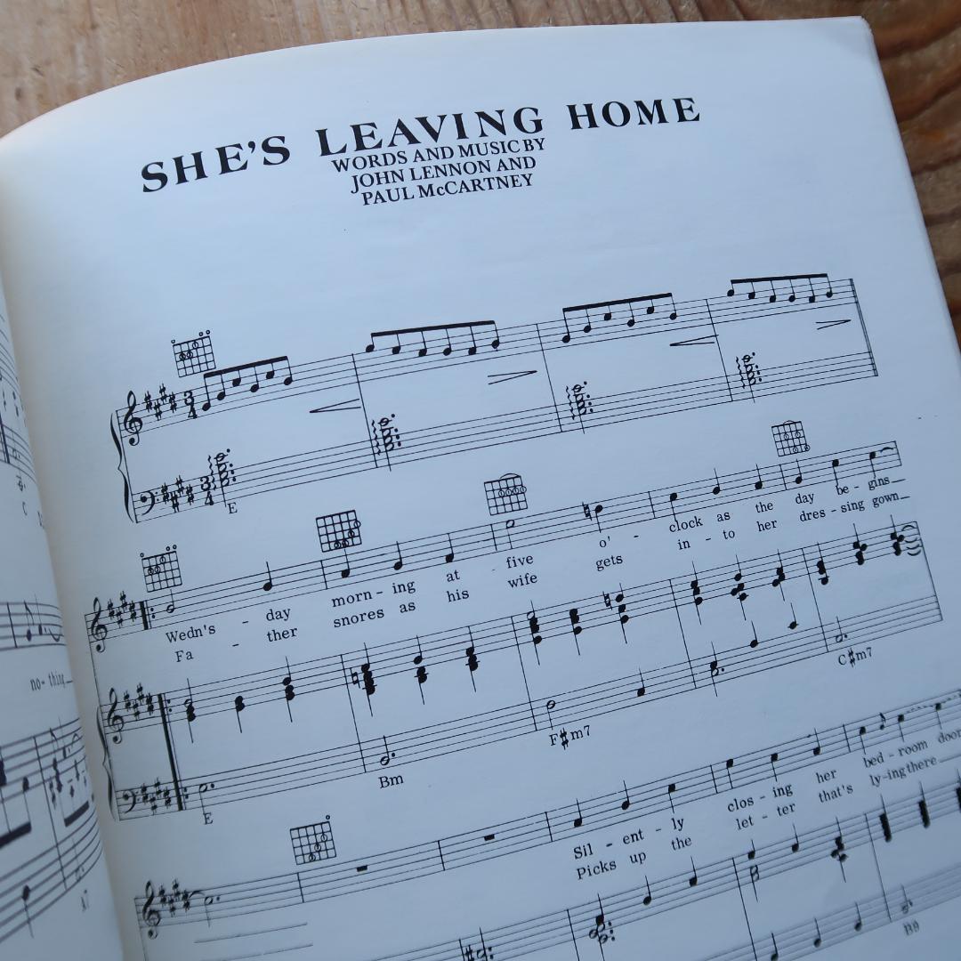 2月限定セール！ 洋書　LOVE SONGS　THE BEATLES　ビートルズ