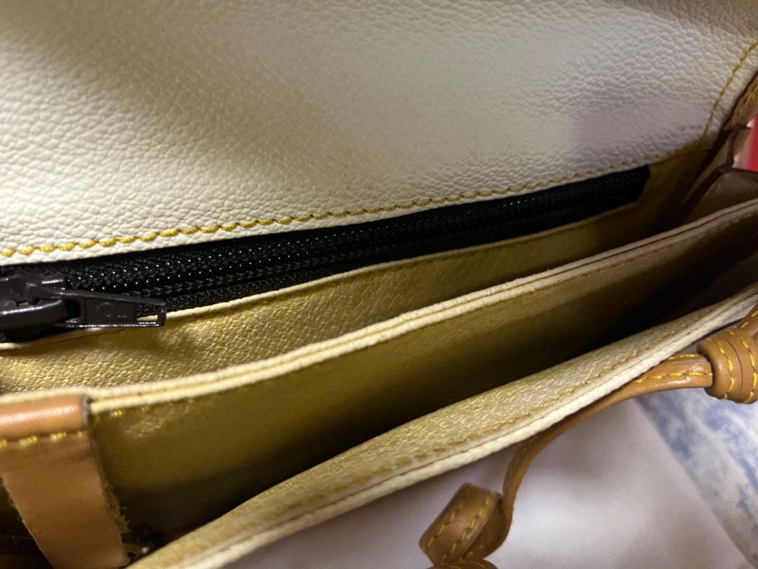 正規品ハンティングワールド3点セット、ハンドバック、斜めがけ、財布 used良品