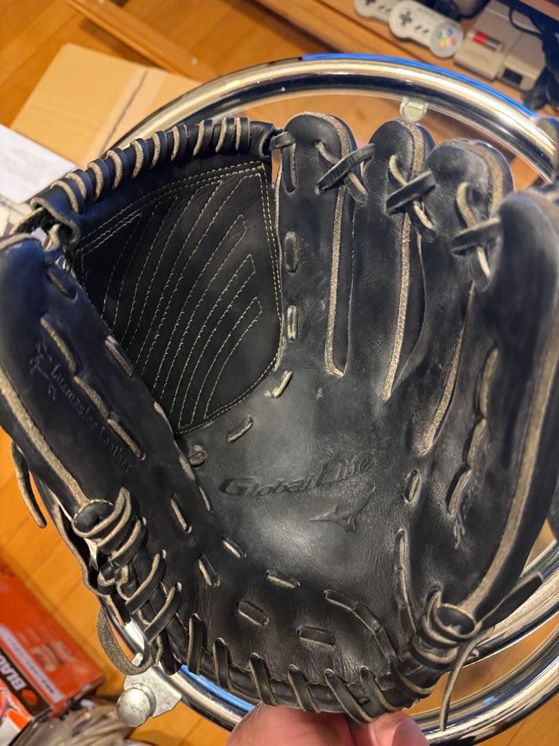 【MIZUNO】投手用グローブ