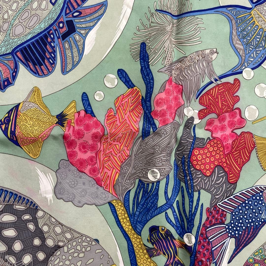 HERMES エルメス　大判スカーフ　カレ90 バッグチャーム　タペストリー　魚