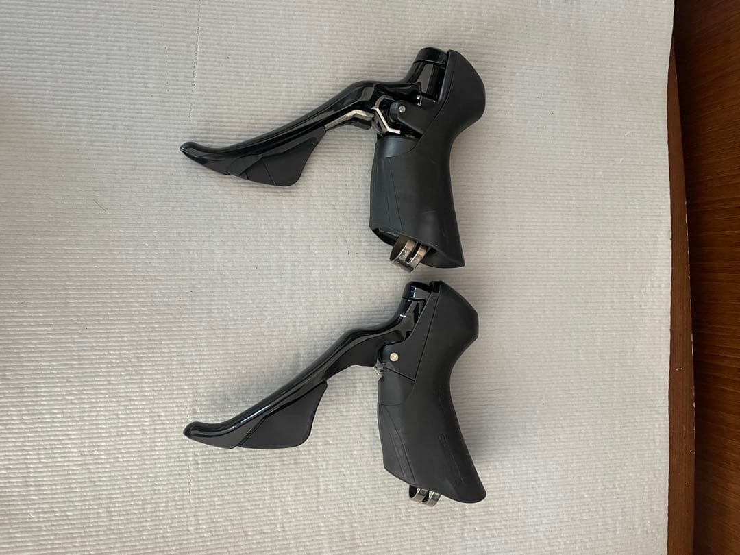 Shimano 105 クランクセットとシフターセット