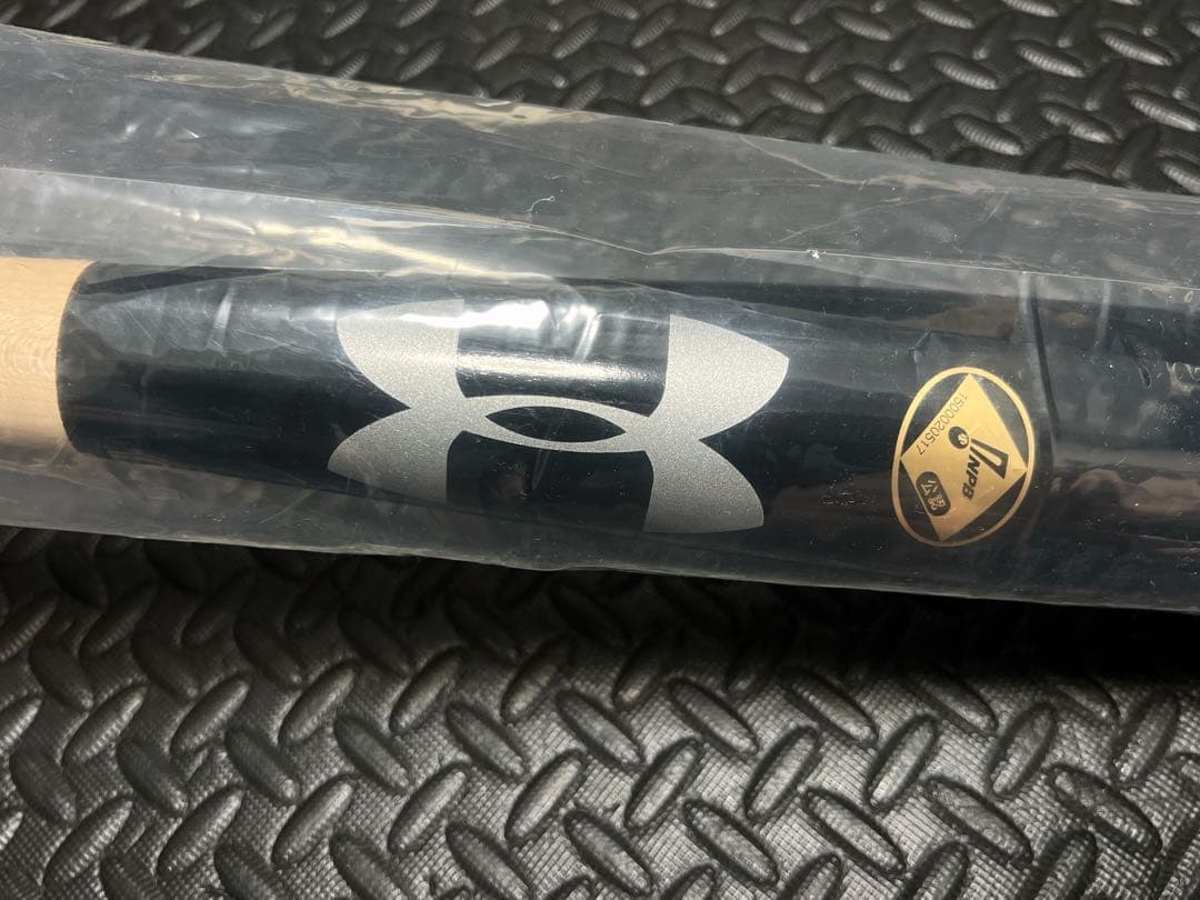 新品 プロ支給品 硬式 木製 バット アンダーアーマー NPBマーク 岡本和真