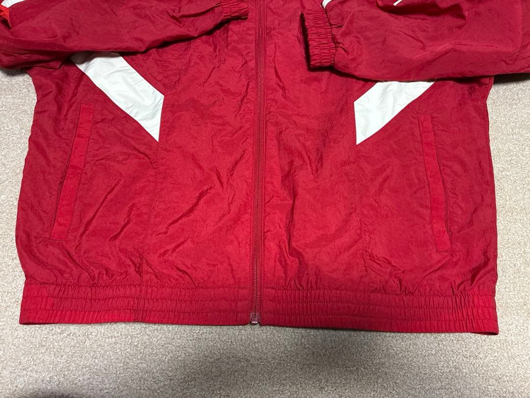 アディダス　バイエルンミュンヘン　アウター ナイロンジャケットウインドブレーカー