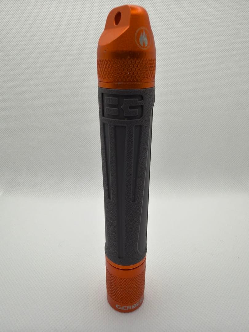 【未使用】 ベアグリルス サバイバルトーチ ライト 防水 高耐久