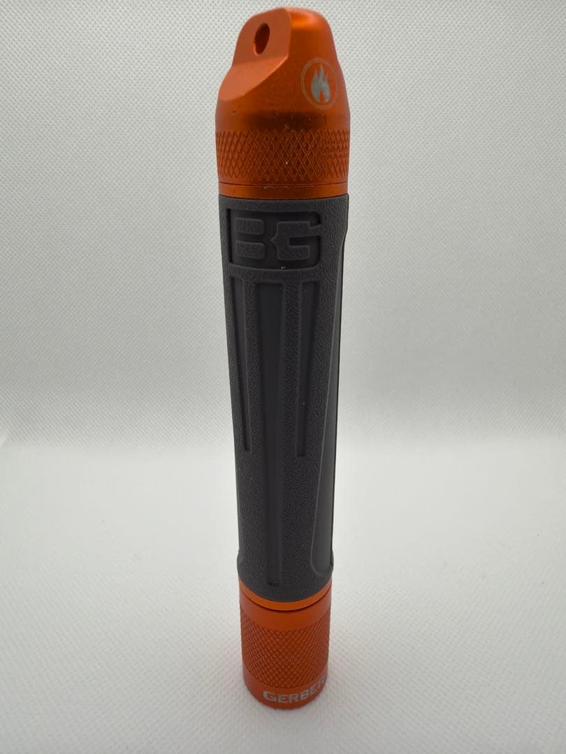 【未使用】 ベアグリルス サバイバルトーチ ライト 防水 高耐久