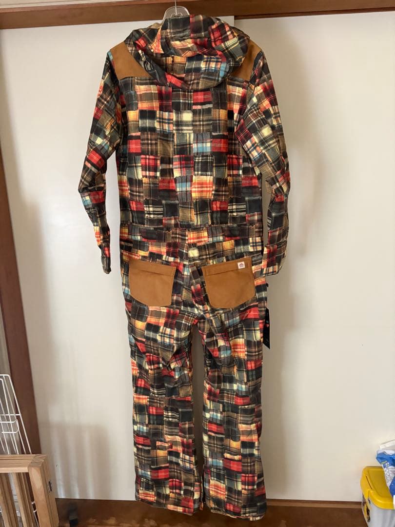 新品未使用BURTONバートンスノボードウェア　ジャンプスーツオールインワン