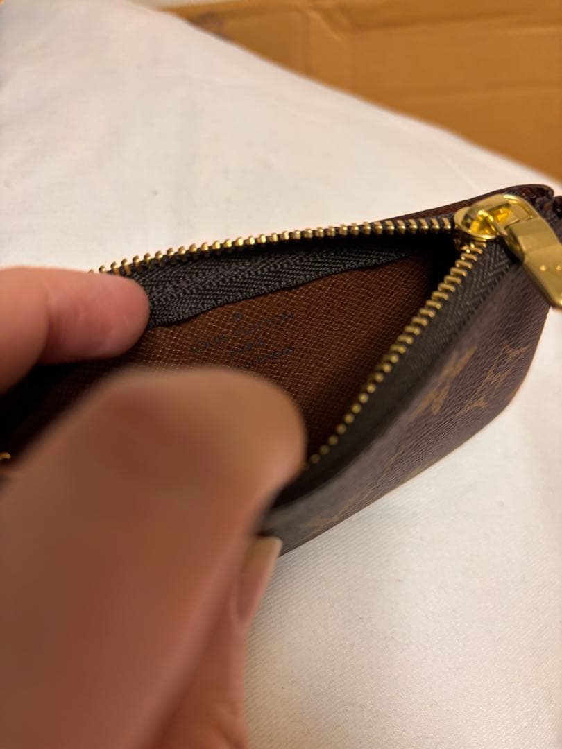 LOUIS VUITTON キーケース