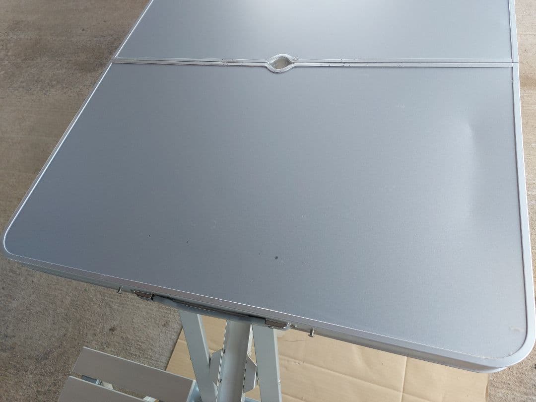 コールマン アルミ製折りたたみピクニックテーブル