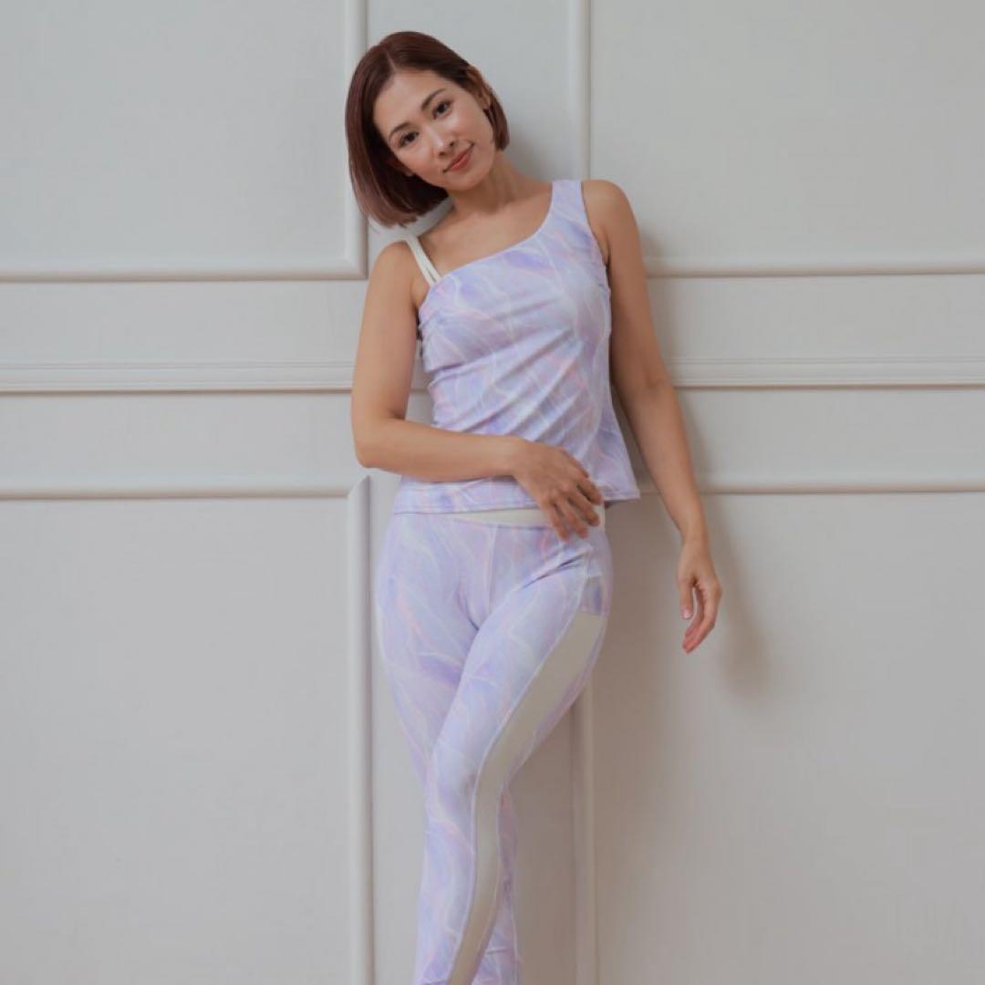 【美品】ALBOVE水陸両用ウェア　スポブラアシンメトリーヨガウェア【Mサイズ】