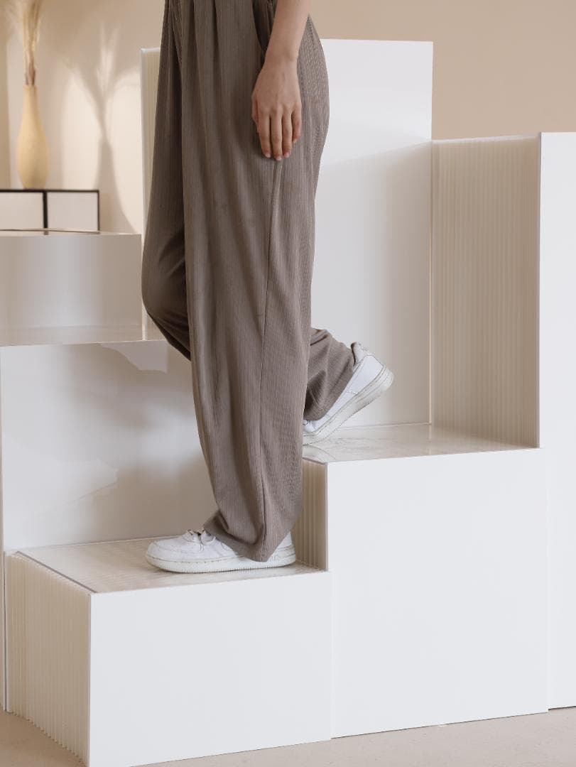 ディスプレイスタンド高さ58㎝長さ30㎝展示台陳列用品 組立不要 展示会イベント