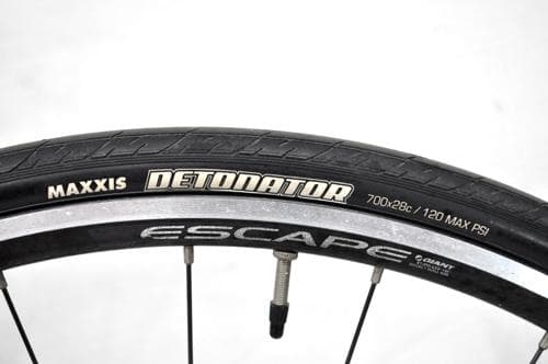 【引き取り限定】GIANT ESCAPE R3 クロスバイク微走行美車