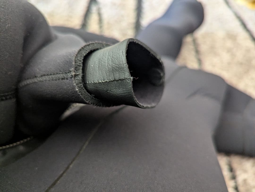 RASH 程度良好ドライスーツ メンズMサイズ ブラック