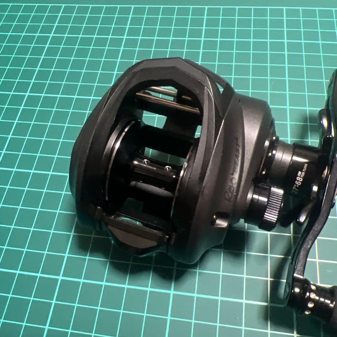 レボ　ビースト　40