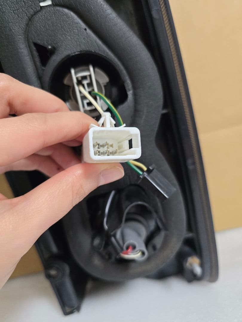 415 コブラ　ハイエース 200系 　テールランプ 左用