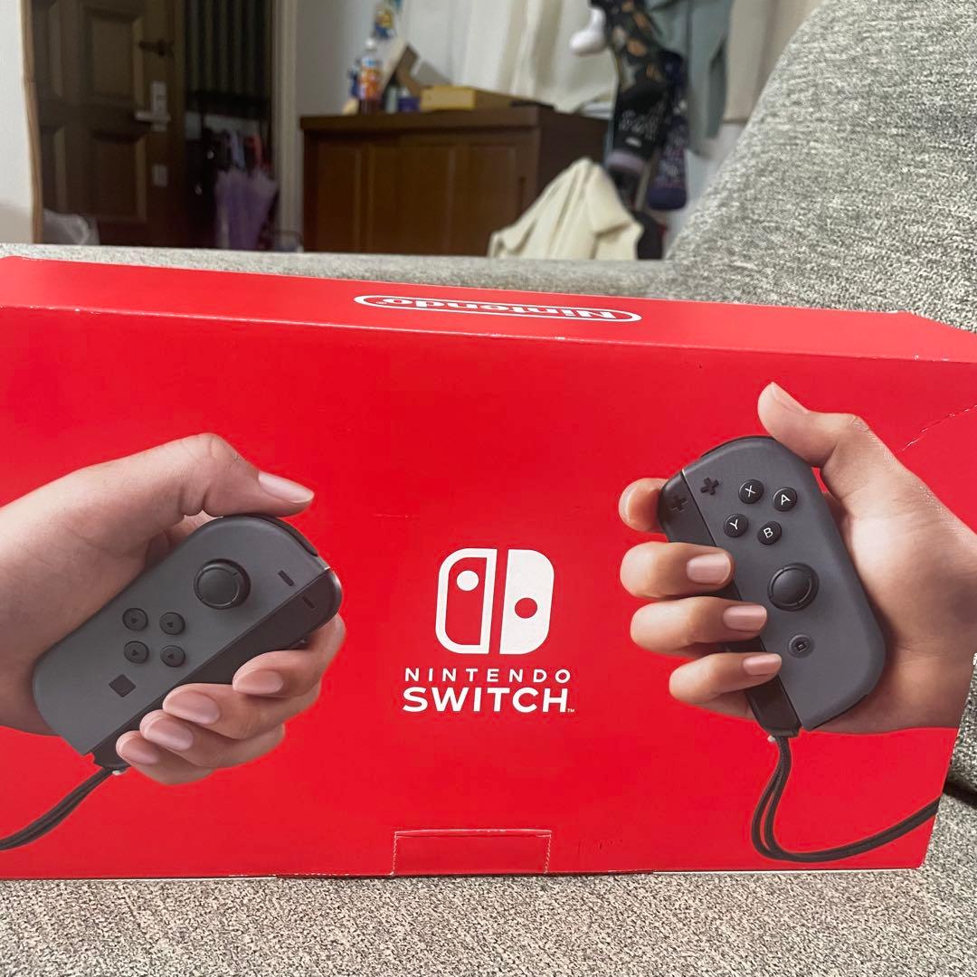 任天堂Switch 強化版 中古　スイッチ　グレー　2019年　初期化済み