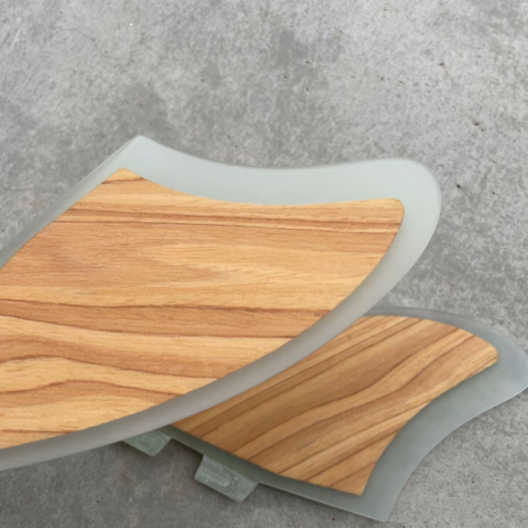 キールフィン　サーフィン　FCS2 フィッシュ　ツインフィン　ショートボード