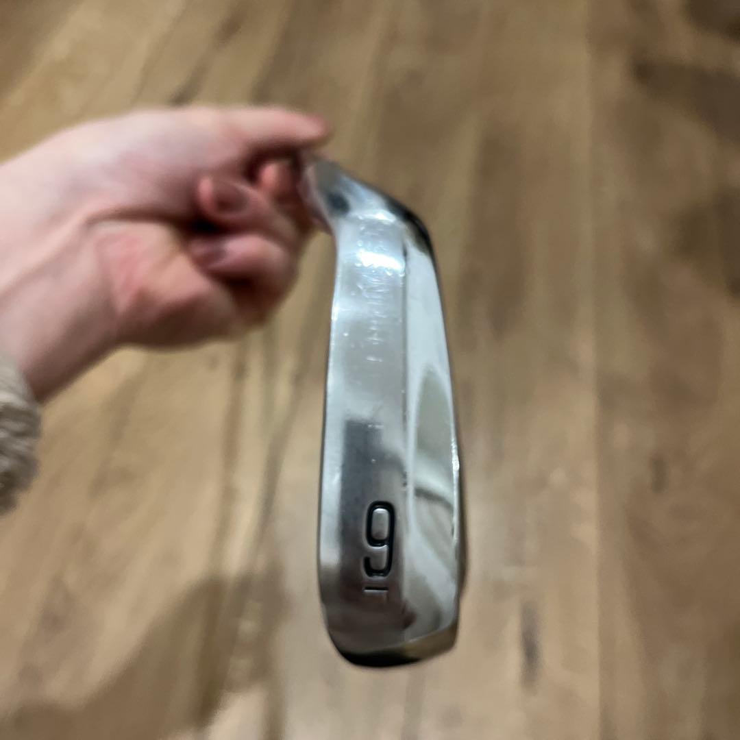 半額　ゼクシオエックスアイアン　カーボンシャフト　137,500円