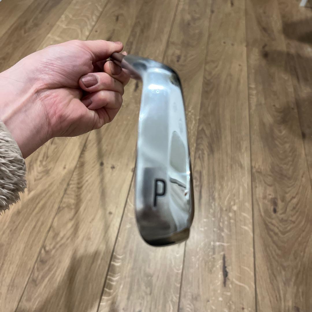 半額　ゼクシオエックスアイアン　カーボンシャフト　137,500円