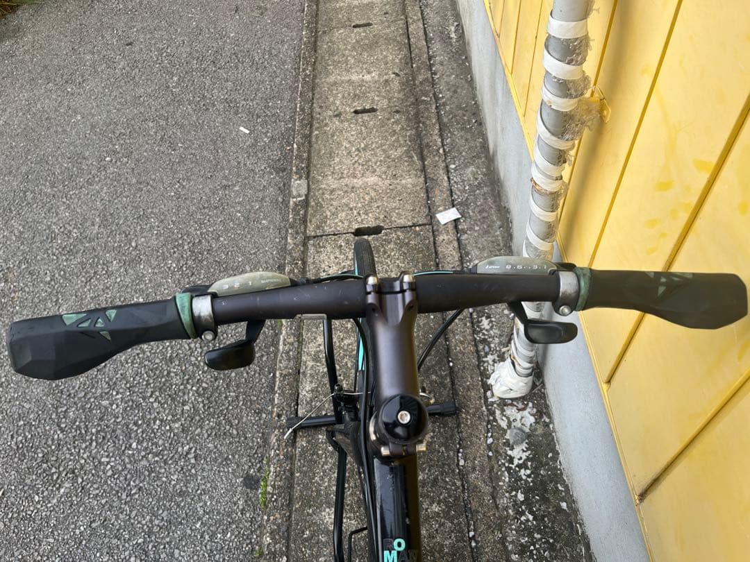 【けんいちせ】Bianchi ROMA 4 クロスバイク ブラック アルミ