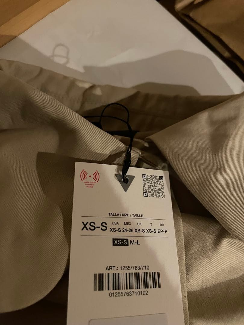 タグ付き新品★ZARAのフリル付きクロップドトレンチコート★XS-Sサイズ★完売