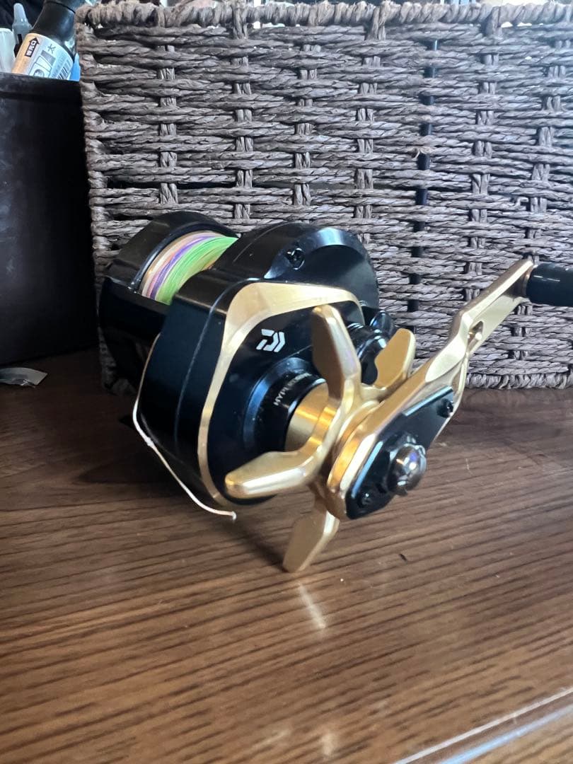 DAIWA SALTIGA 15HL 左ハンドルリール