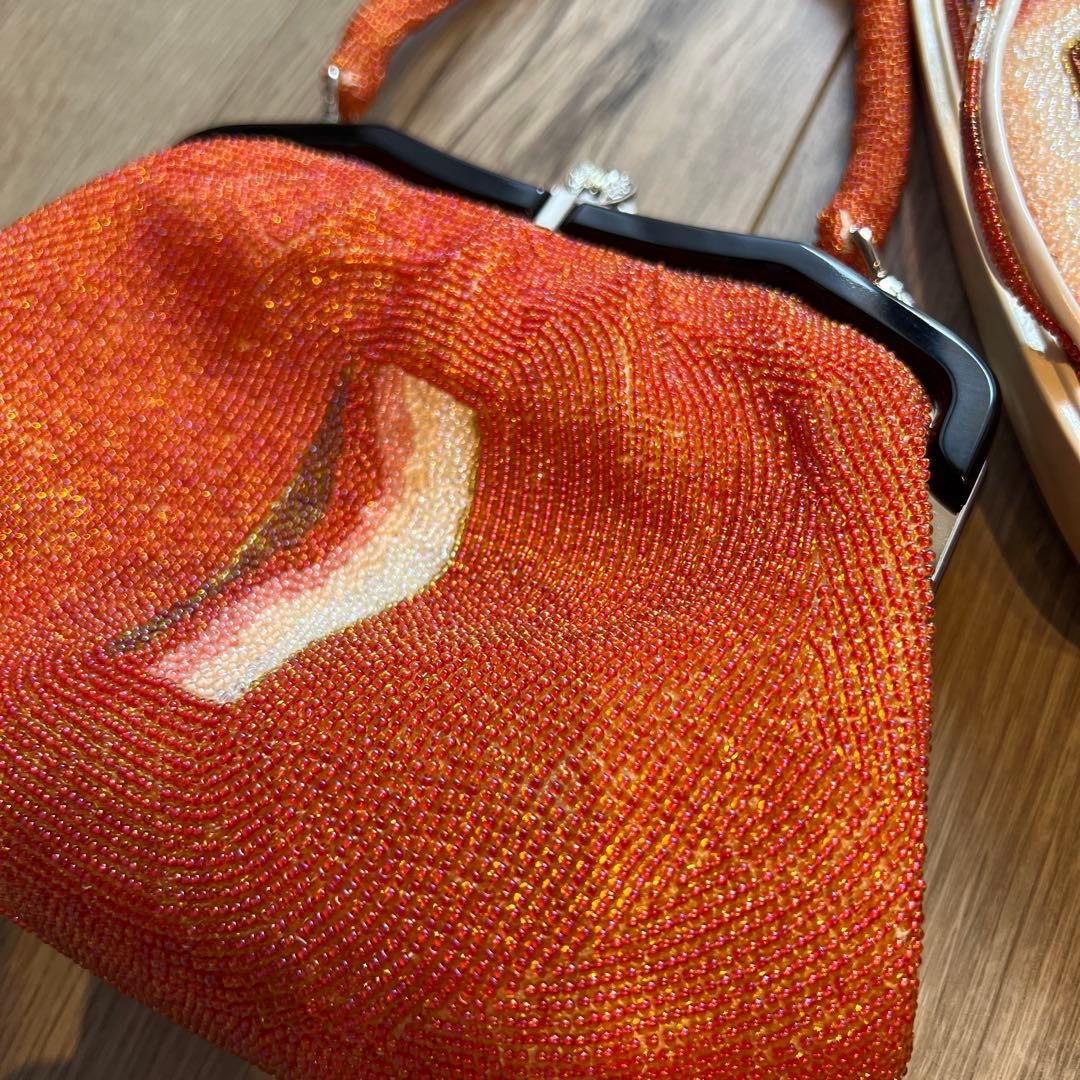 ビーズ装飾のハンドバッグと草履セット