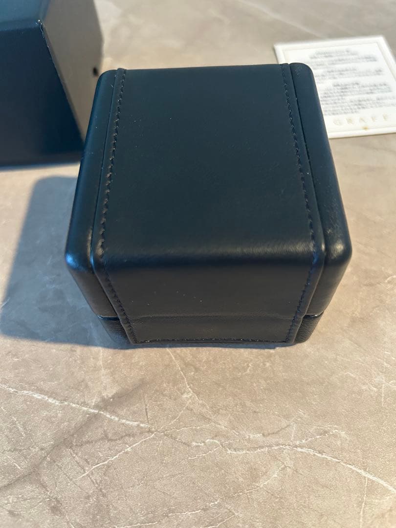 GRAFF ギフトボックス 黒 レザー　リング