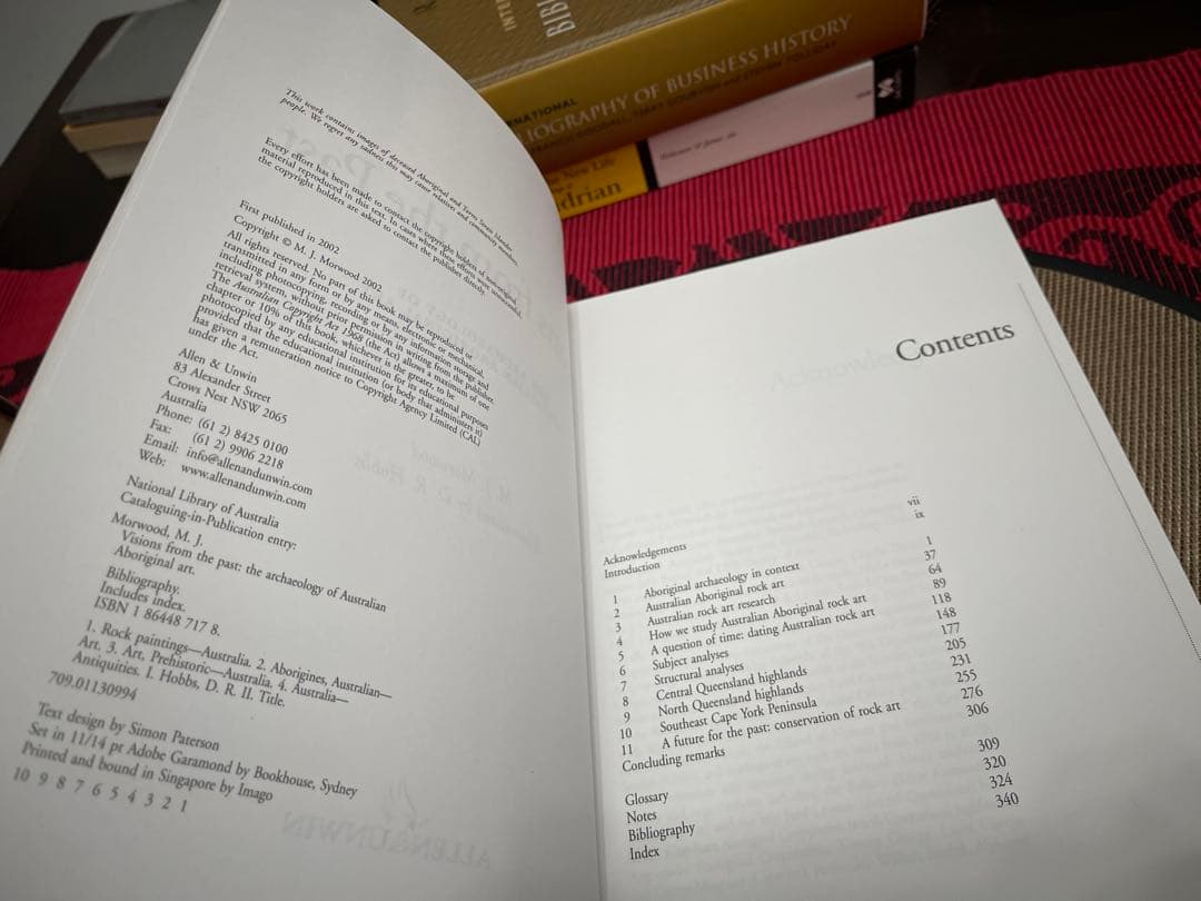 洋書 Visions from the Past M.J. Morwood