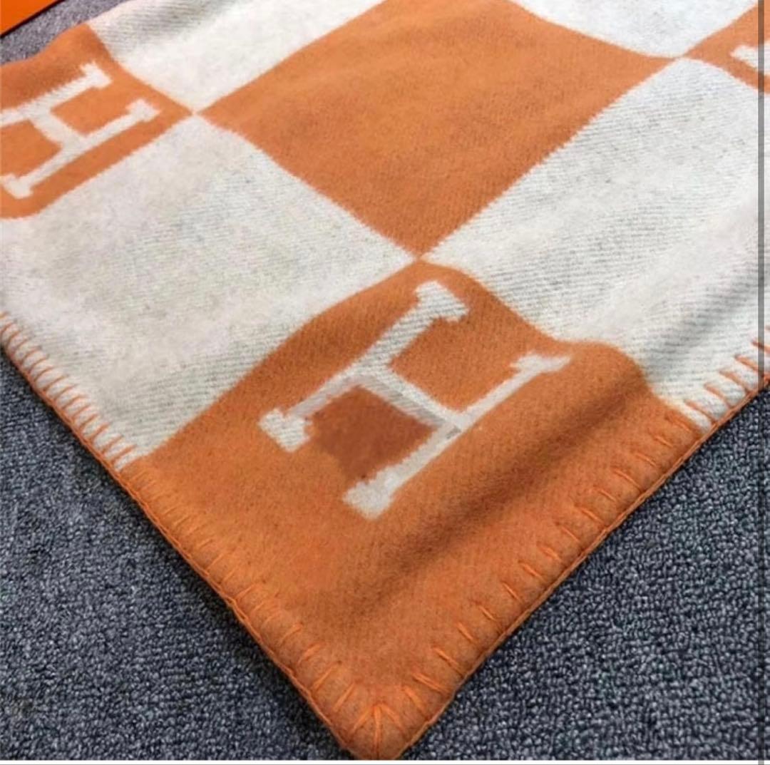 「新品」Hロゴ入り クッションカバー 45×45 オレンジ