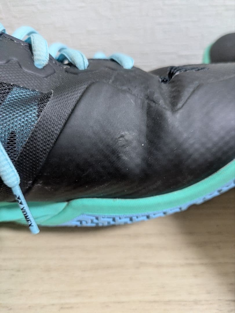 バドミントンシューズ ヨネックス　27センチ