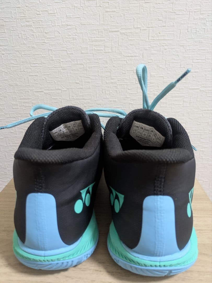 バドミントンシューズ ヨネックス　27センチ